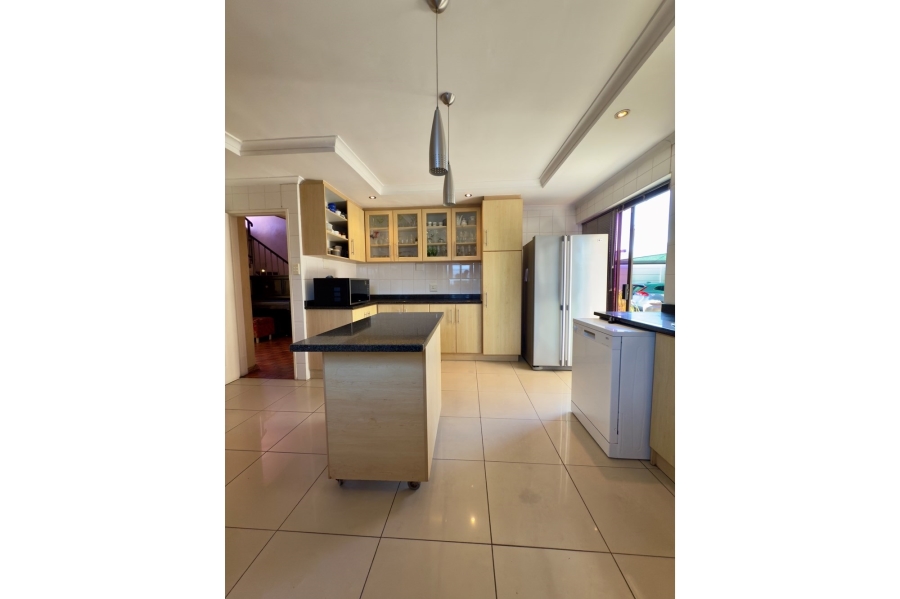 4 Bedroom Property for Sale in Kensington Western Cape